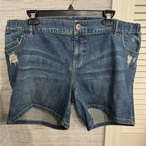 Liz Lange Maternity Denim Shorts - Size XL